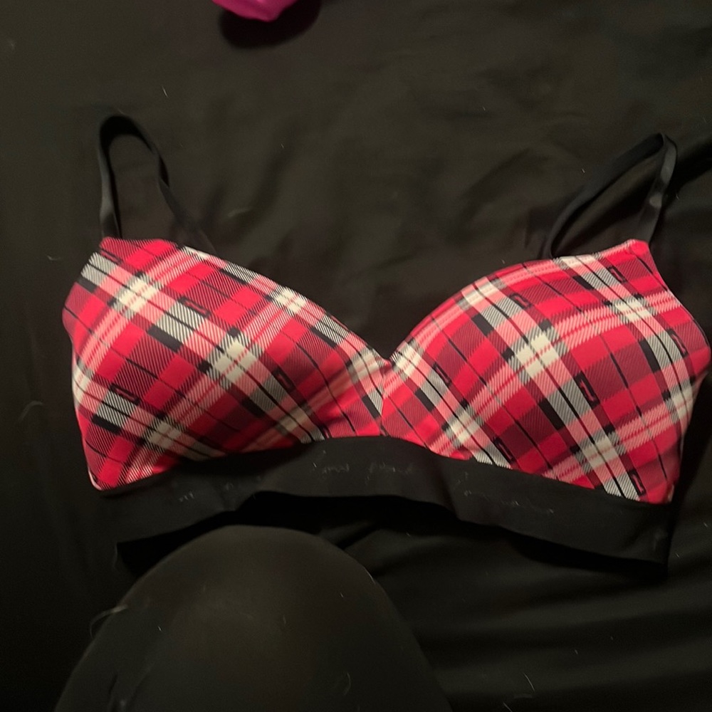 Victoria Secret (PINK) Wirless Red Bra